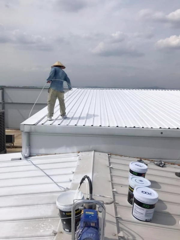 Phun Sơn Chống Nóng Cho Mái Tôn