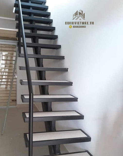 Làm cầu thang sắt cokhivietmax.vn
