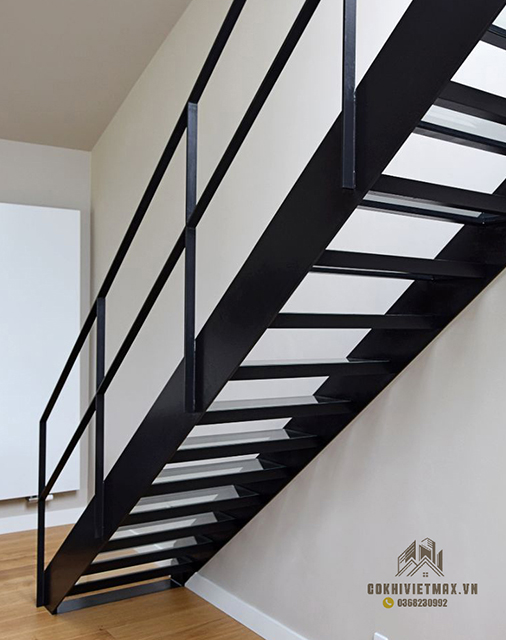 làm cầu thang sắt tại long biên 