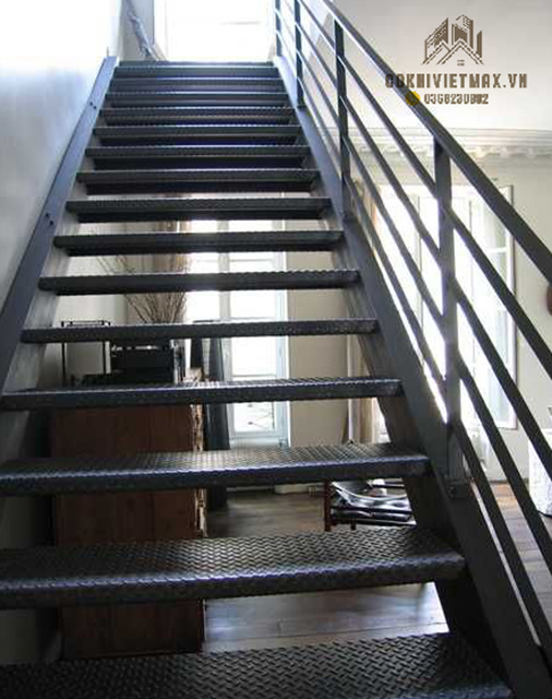 làm cầu thang sắt tại hà đông