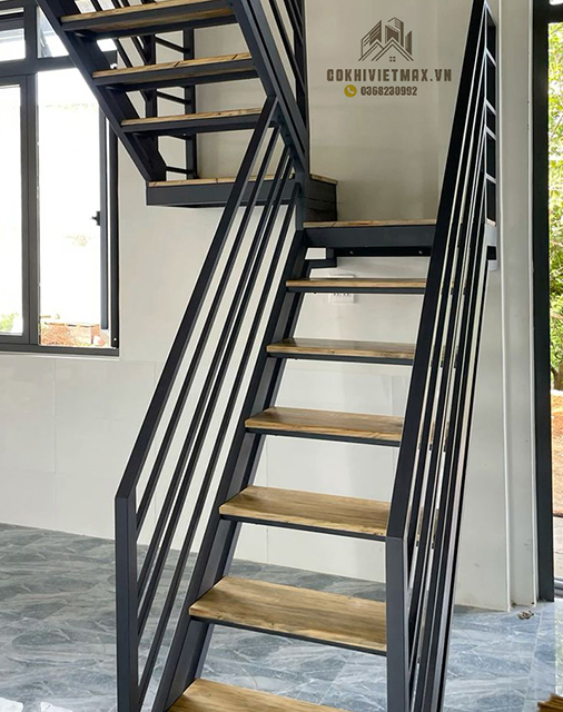 làm cầu thang sắt tại thanh xuân