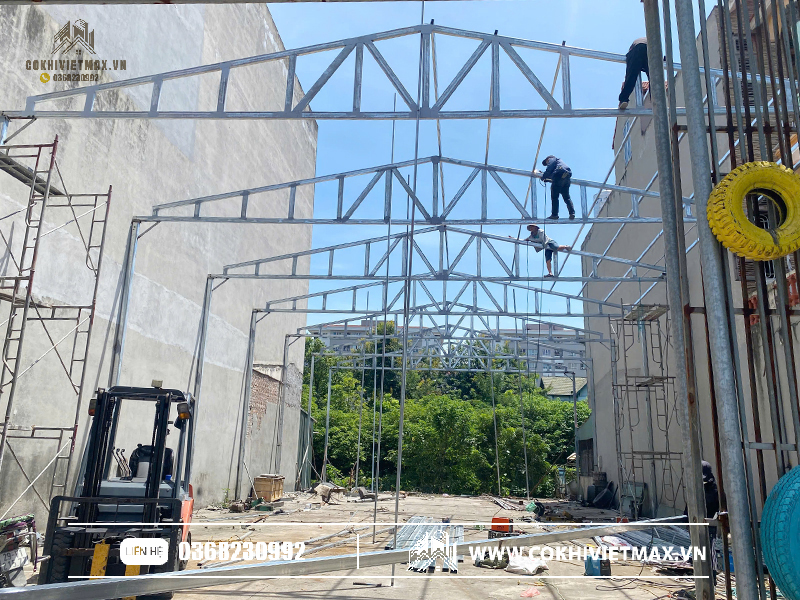 Làm mái tôn nhà xưởng khổ lớn, an toàn