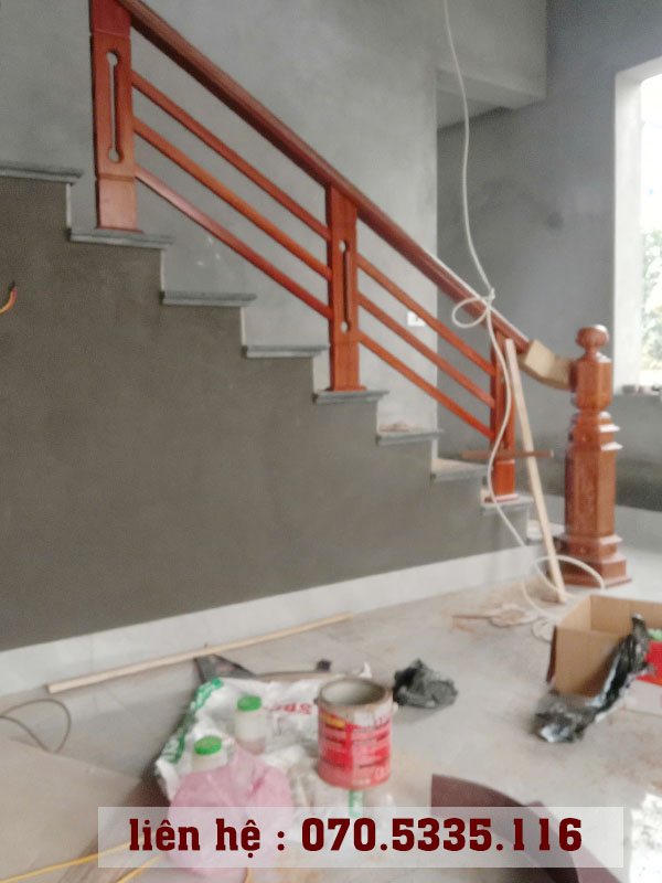 Làm lan can cầu thang gỗ tại Ninh Bình đẹp