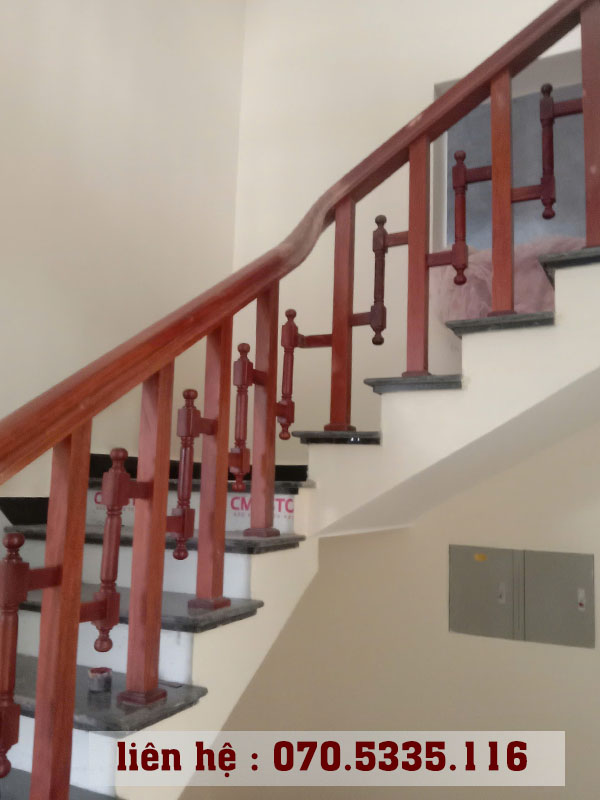 mẫu lan can cầu thang gỗ tại Ninh Bình