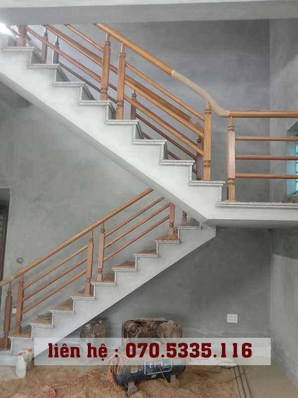 Làm lan can cầu thang gỗ tại Ninh Bình