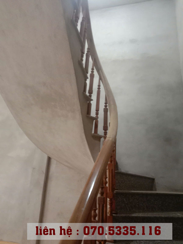 Làm lan can cầu thang gỗ tại Ninh Bình