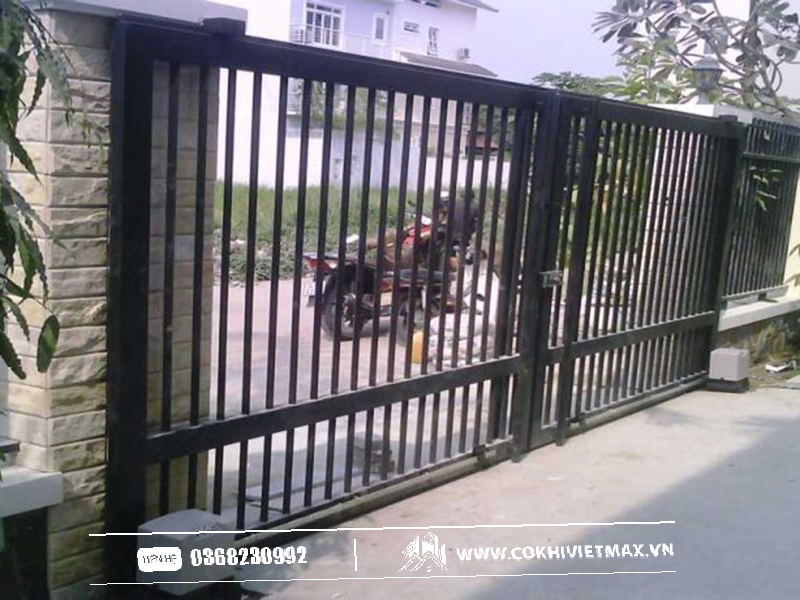 Cổng sắt lùa tự động